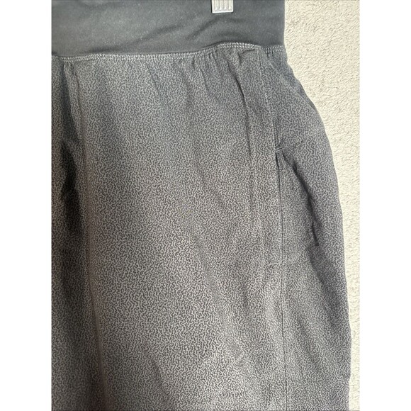 Lululemon Shorts Men’s Size 32" Waist Pace Breaker Black Gray Crackle - Picture 7 of 16